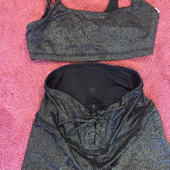 Alo Workout Set - Picture 2 of 2